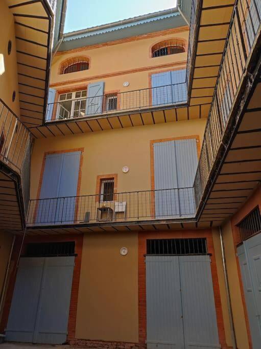 Apartamento Cocon De Charline - Charme Et Elegance Dans Le Centre Montauban Exterior foto